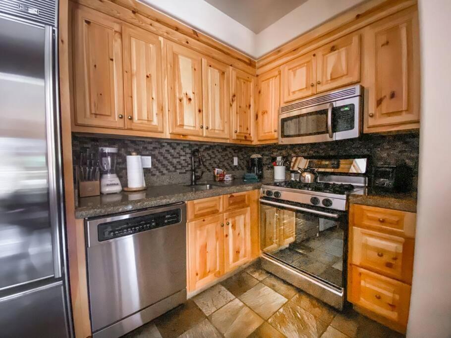 2 Bedroom Condominium - Luxury Skiin And Out Telluride Exterior photo